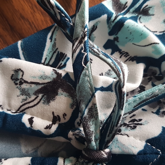 Ricki's Woman's Floral Open Arm Bell Sleeve Top Size XXL - Picture 16 of 16